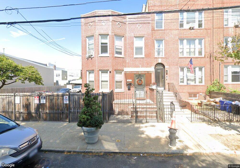 28-34 47th St unit 2, Long Island City, NY 11103 - photo 1