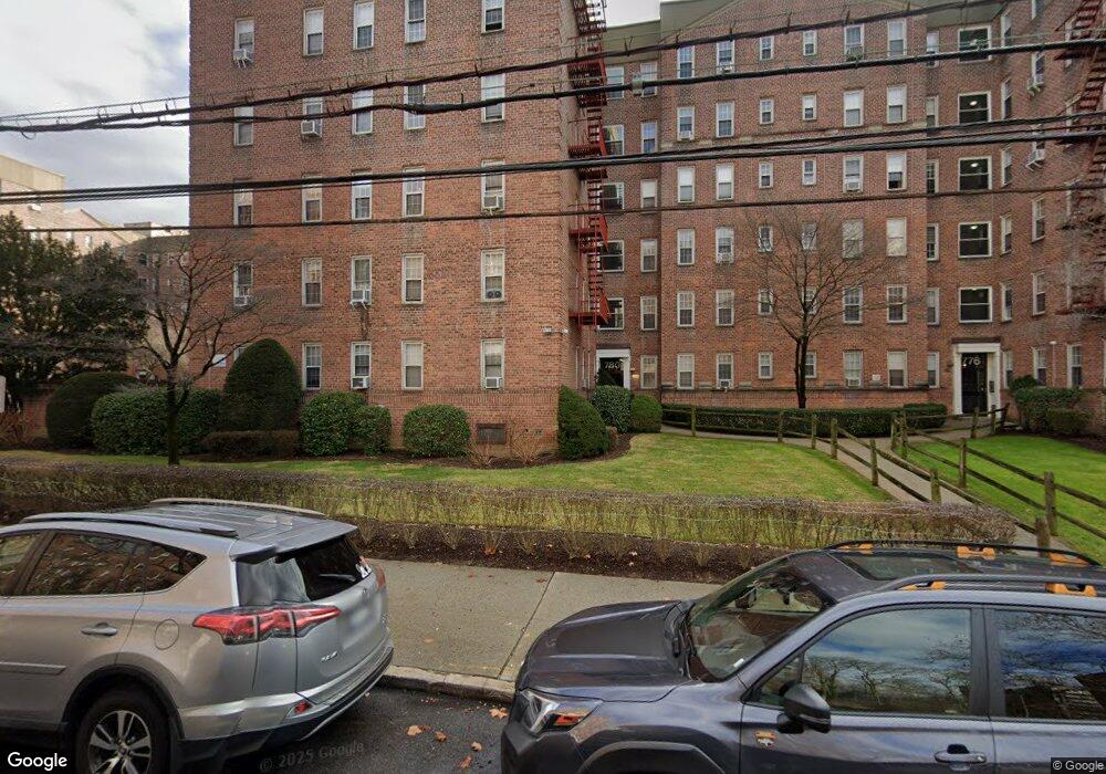 Fleetwood Park Cooperative unit B25, Bronxville, NY 10708 - photo 1