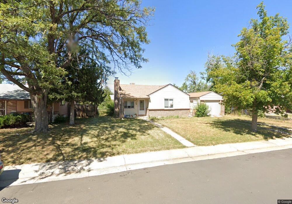 885 Oswego St, Aurora, CO 80010 - photo 1