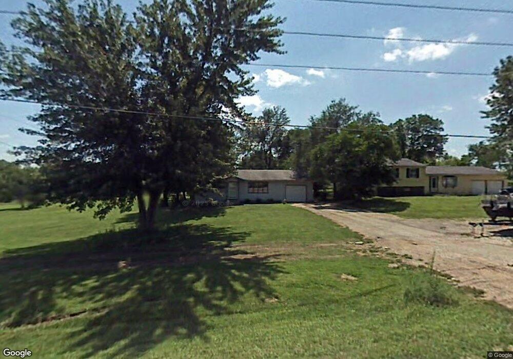 831 SE 45th St, Topeka, KS 66609 - photo 1