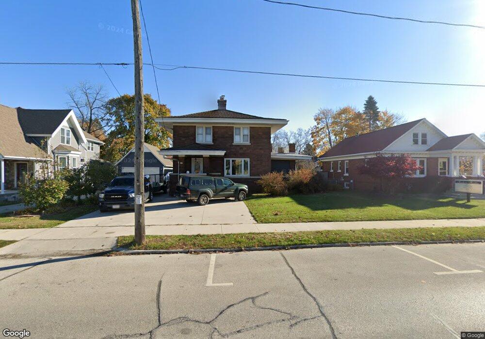 621 N 8th St, Manitowoc, WI 54220 - photo 1