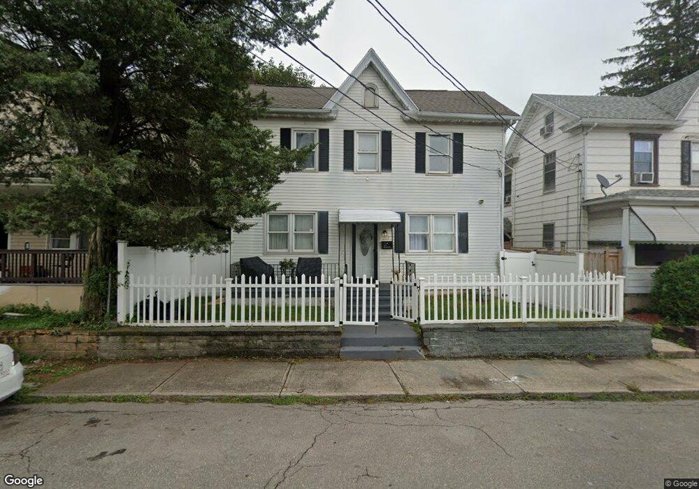 215 E Hemlock St, Hazleton, PA 18201 - photo 1