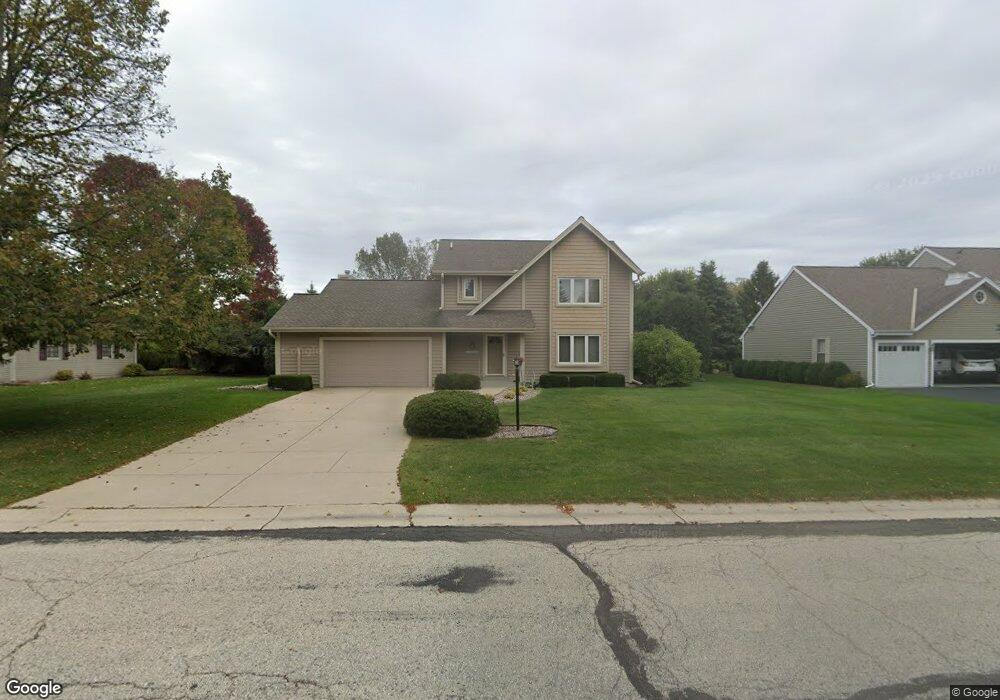 W157N10238 Mohawk Dr, Germantown, WI 53022 - photo 1