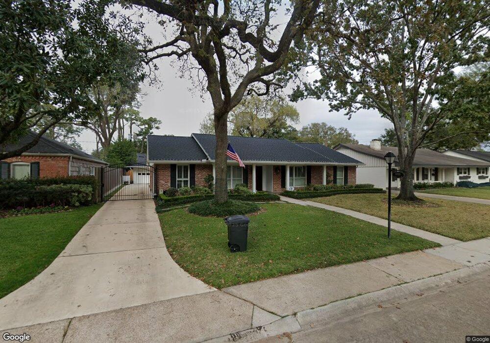 10018 Meadow Lake Ln, Houston, TX 77042 - photo 1