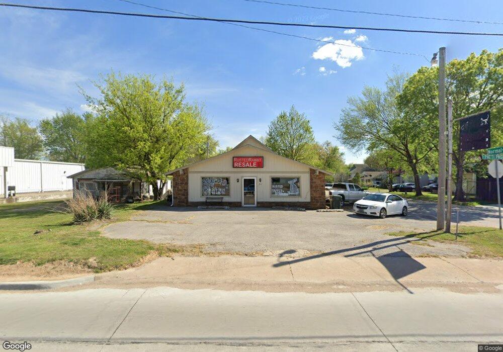 511 E 2nd St, Claremore, OK 74017 - photo 1