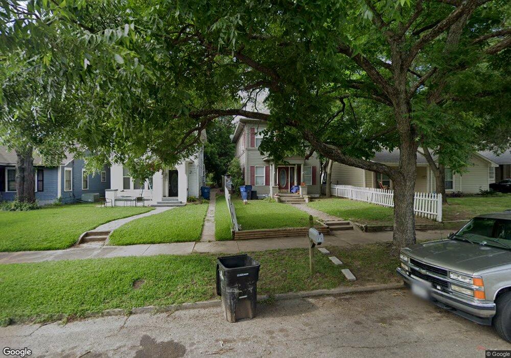 910 W Bond St, Denison, TX 75020 - photo 1