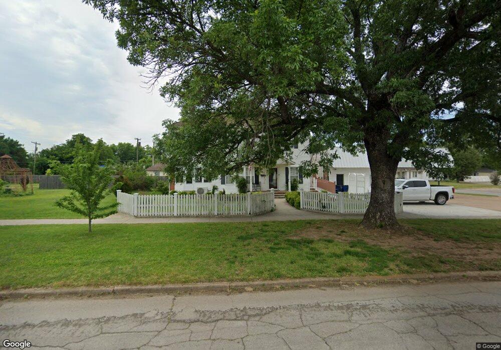 812 W Maple Ave, Duncan, OK 73533 - photo 1