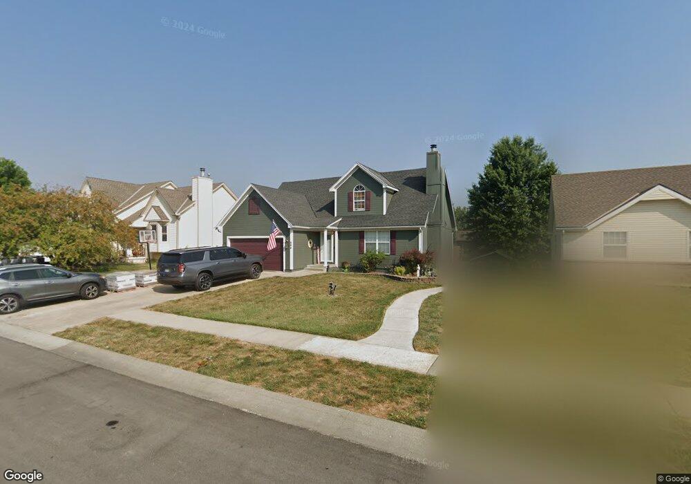 202 W Laredo Trail, Raymore, MO 64083 - photo 1