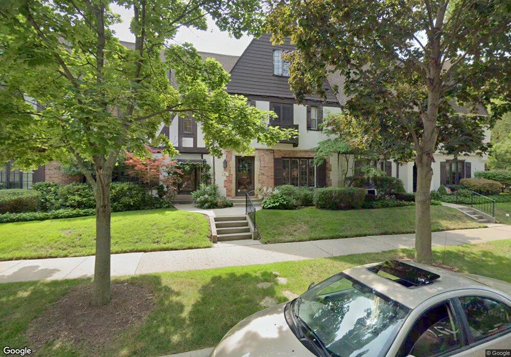 32 Cranford Ln, Grosse Pointe, MI 48230 - photo 1