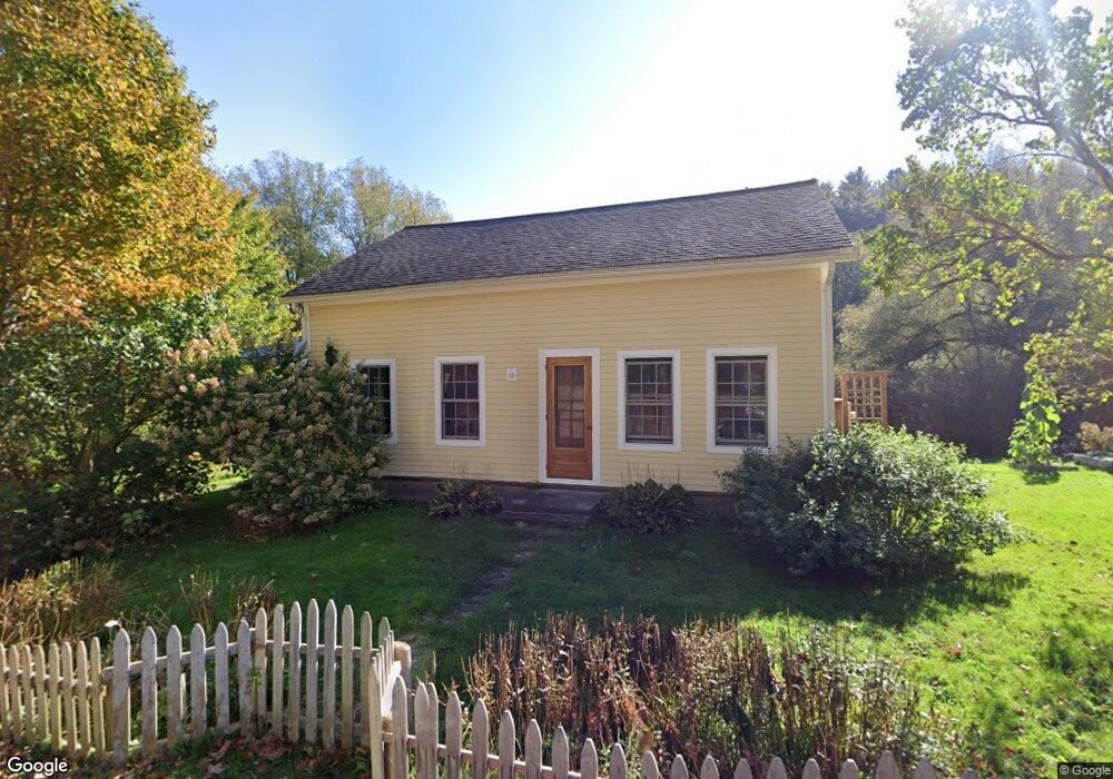 135 Thompson Rd, Richmond, VT 05477 - photo 1