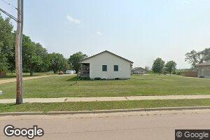 713 W 4th Ave, Lennox, SD 57039