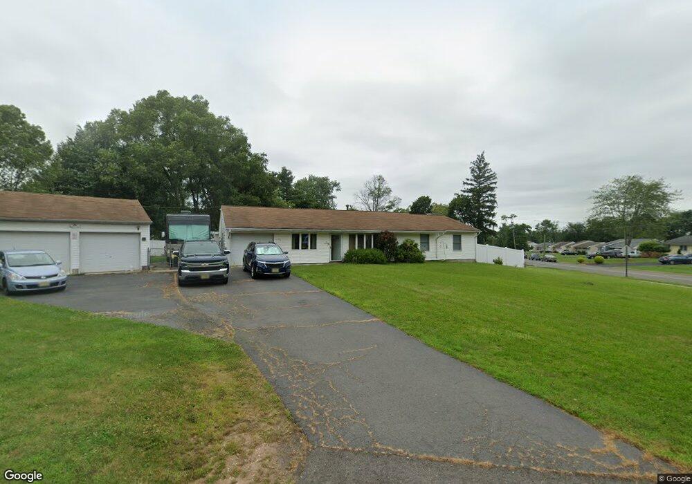 20 Nassau Rd, Kendall Park, NJ 08824 - photo 1