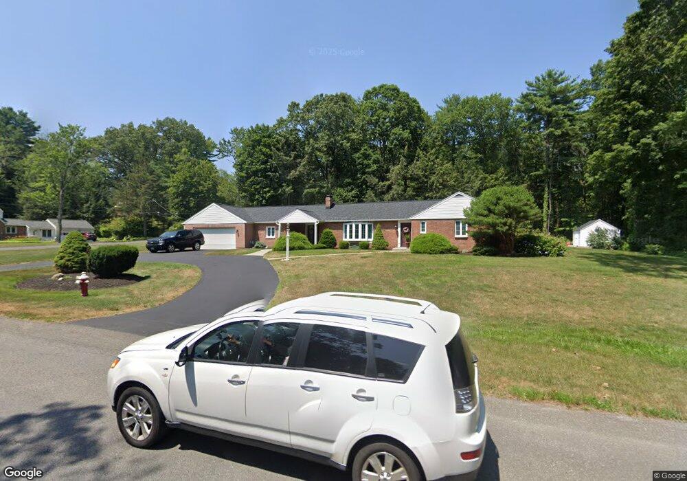 1039 Mohegan Rd, Schenectady, NY 12309 - photo 1