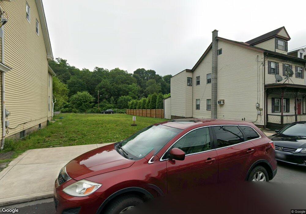 225 Pine St, Tamaqua, PA 18252 - photo 1