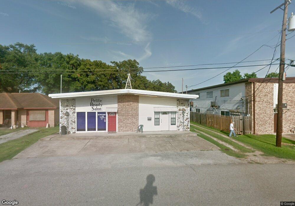 619 Dula St, Alvin, TX 77511 - photo 1