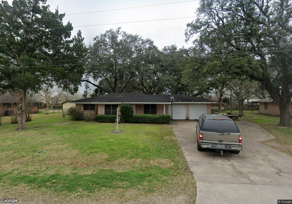 1513 W Lang St, Alvin, TX 77511 - photo 1