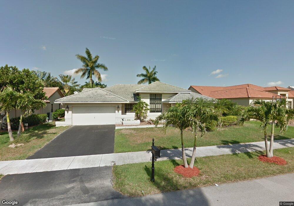 2724 W Orchard Cir, Davie, FL 33328 - photo 1