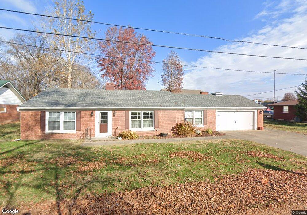 1406 Hickory Hill Dr, Effingham, IL 62401 - photo 1