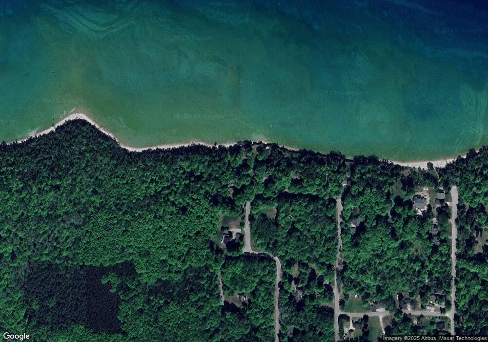 11170 Spring St unit 139, Charlevoix, MI 49720 - photo 1