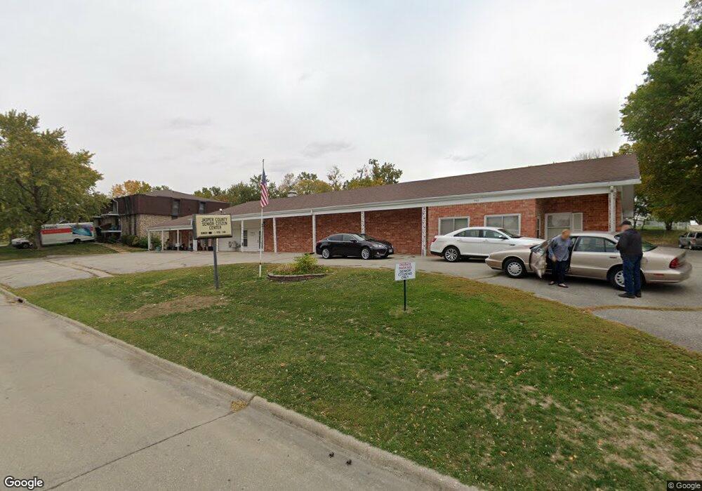 702 E 3rd St S, Newton, IA 50208 - photo 1