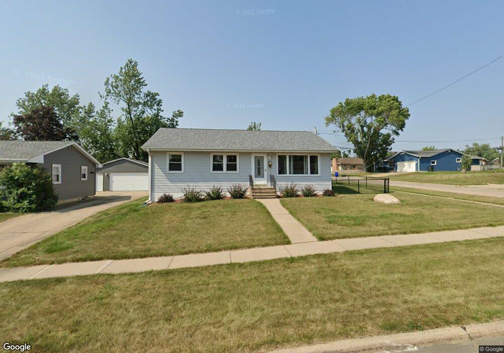 3104 Sue Ln NW, Cedar Rapids, IA 52405 - photo 1