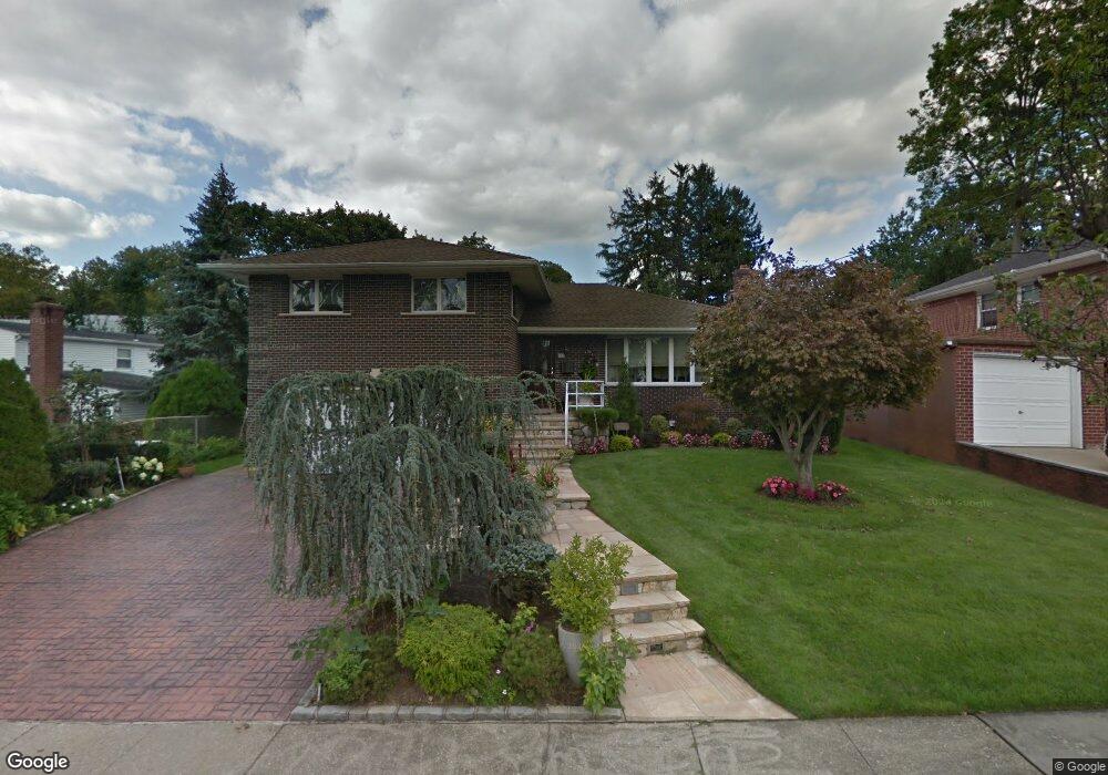 512 Garden Blvd, Garden City, NY 11530 - photo 1