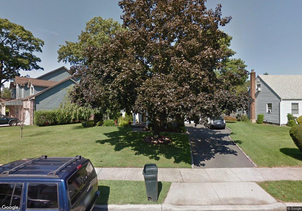 1018 Park Ln E, Franklin Square, NY 11010 - photo 1