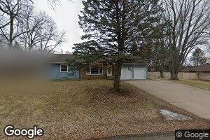 11209 Royzelle Ln, Hopkins, MN 55305
