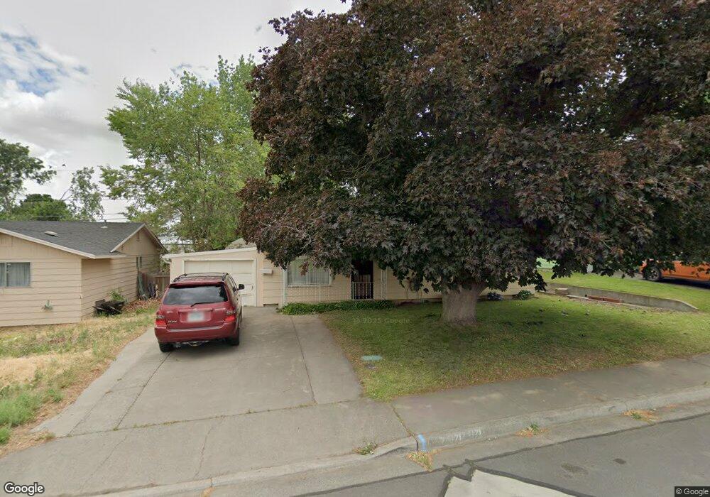 2417 SW Perkins Ave, Pendleton, OR 97801 - photo 1