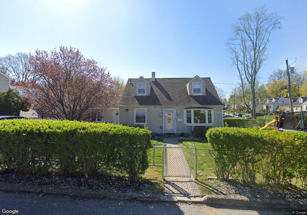 1 Cantitoe Rd, Yonkers, NY 10710 - photo 1