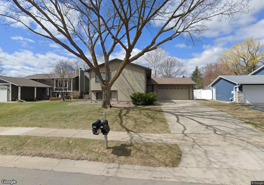 6322 Whispering Oaks Dr, Eden Prairie, MN 55346 - photo 1