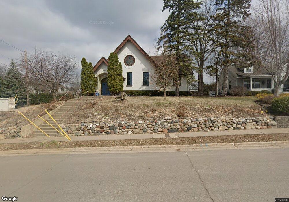 605 Rice St E, Wayzata, MN 55391 - photo 1