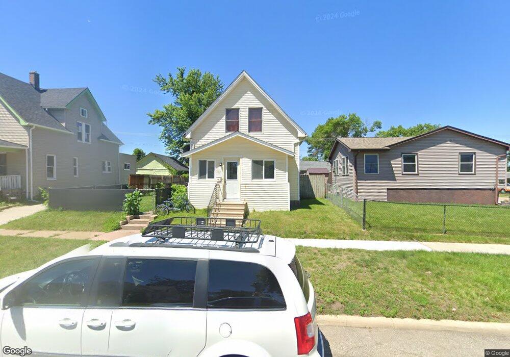 1806 K St SW, Cedar Rapids, IA 52404 - photo 1