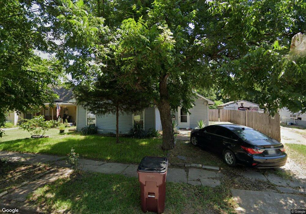 416 E 8th St, Bonham, TX 75418 - photo 1