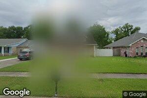 11 S Lake Ct, Violet, LA 70092