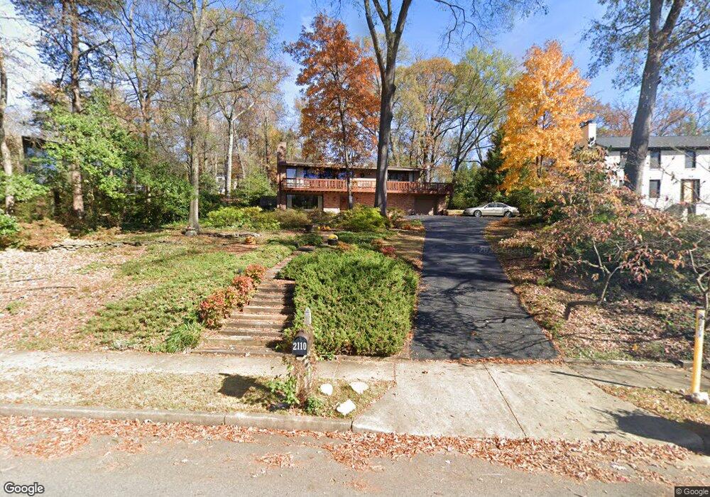 2110 Whiteoaks Dr, Alexandria, VA 22306 - photo 1