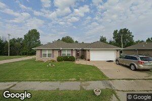 402 Mcguire Dr E, Iola, KS 66749