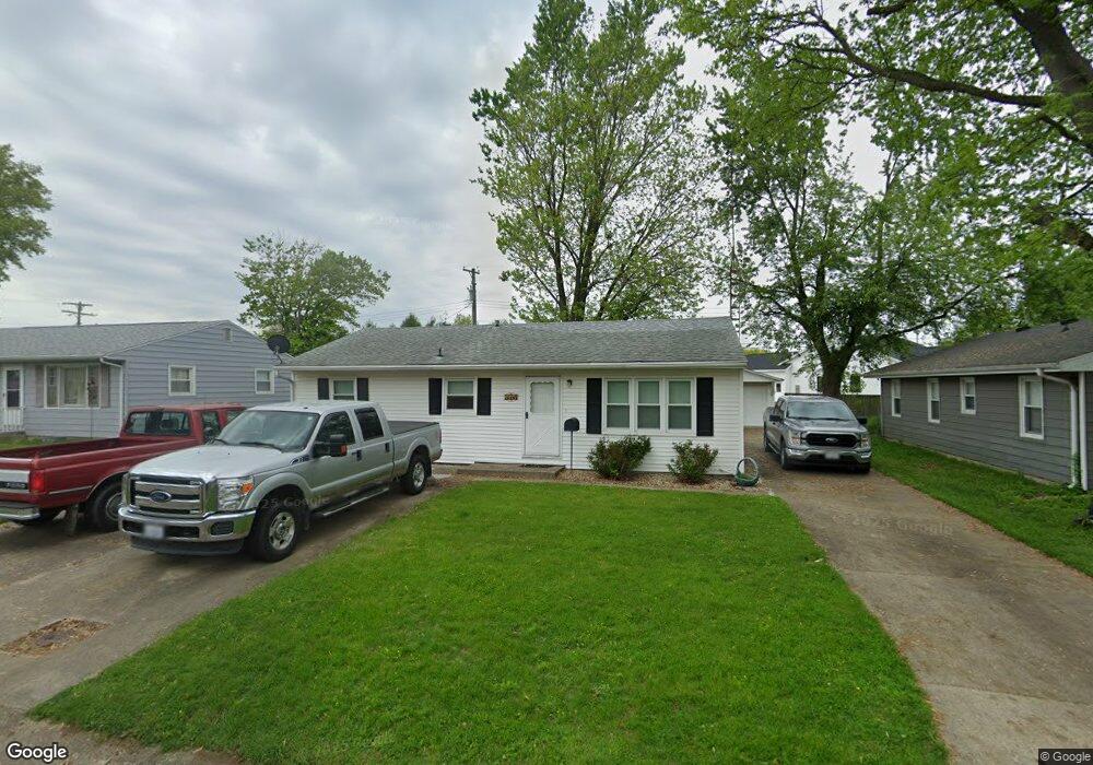 1009 N 30th St, Mattoon, IL 61938 - photo 1