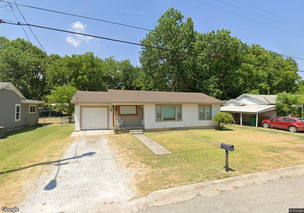607 Lynch St, Gainesville, TX 76240 - photo 1