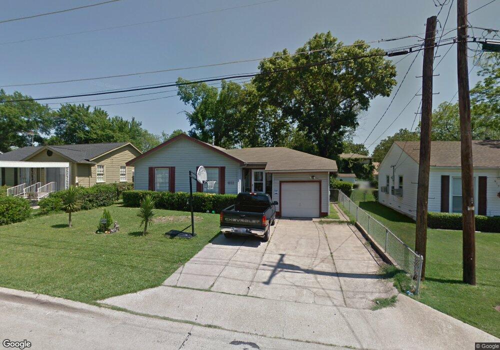 611 Travis St, Ennis, TX 75119 - photo 1