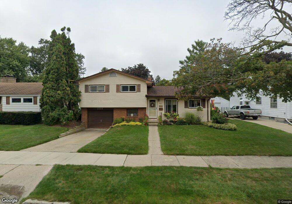 2514 Maplewood Ave, Lansing, MI 48910 - photo 1