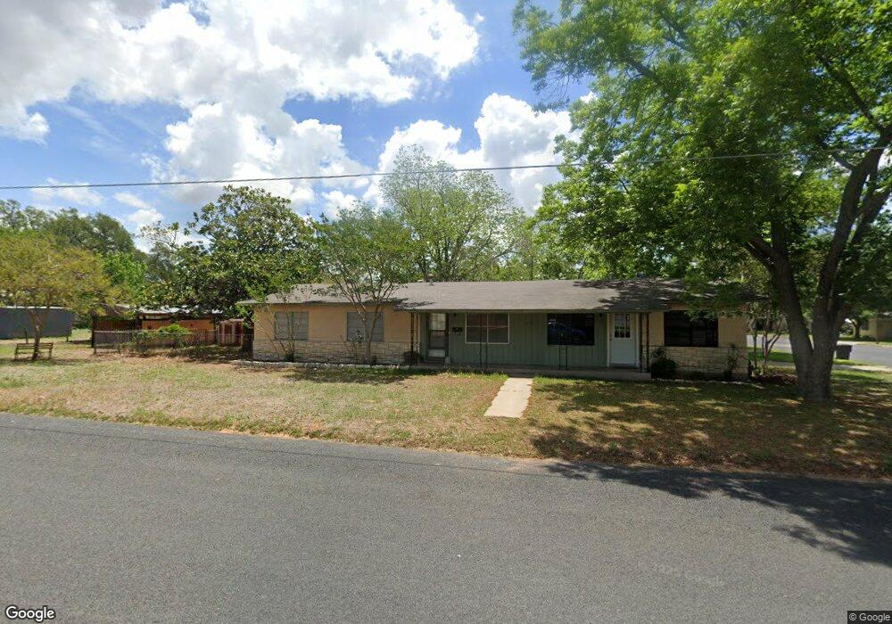 1101 N Crockett St, Fredericksburg, TX 78624 - photo 1