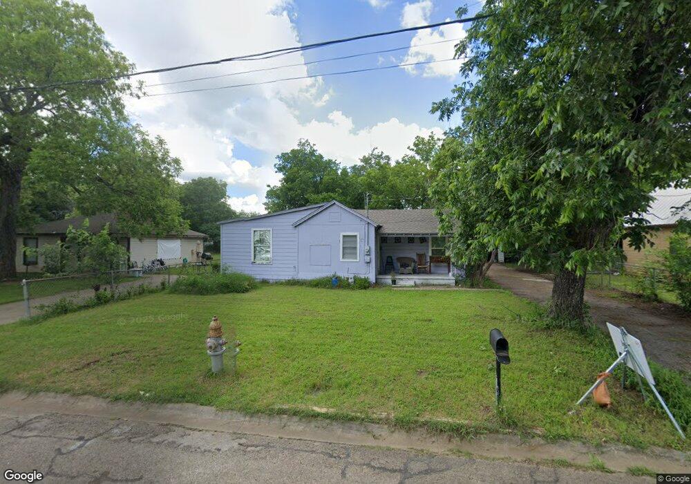 528 W Wilson St, Cleburne, TX 76033 - photo 1