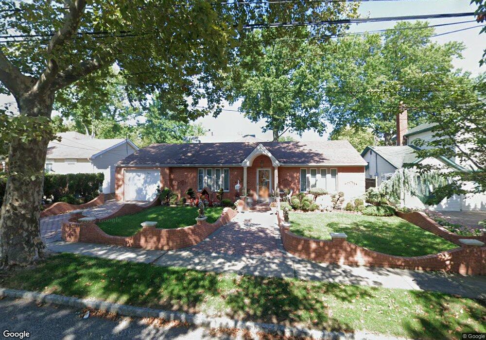 241 Montreal Ave, Staten Island, NY 10306 - photo 1