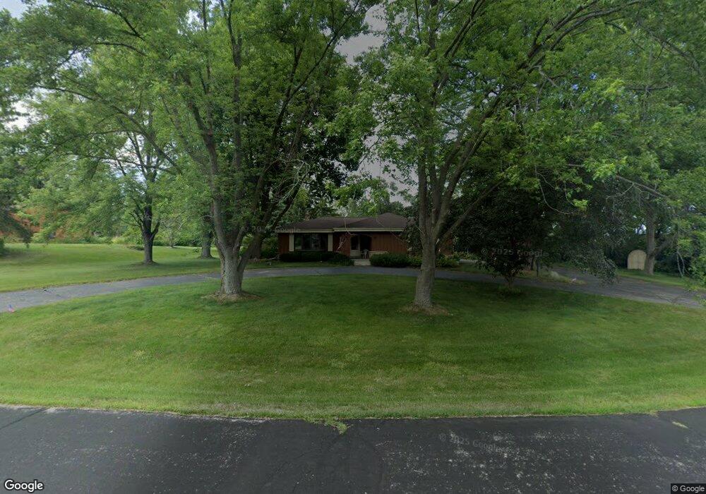 N57W25516 Wrendale Dr, Sussex, WI 53089 - photo 1