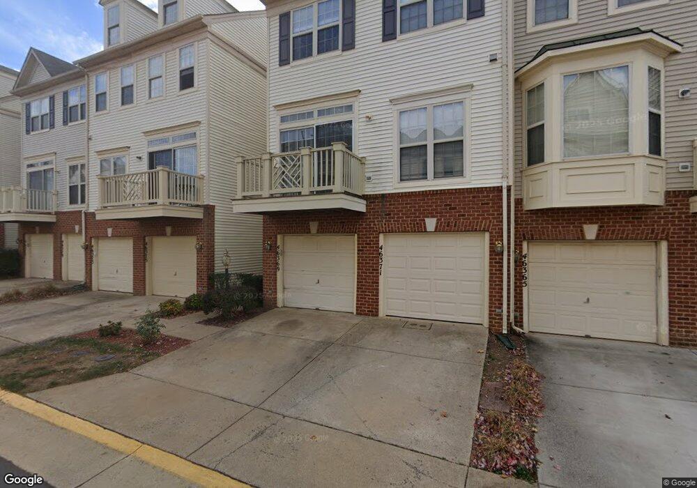 46371 Pryor Square unit 81, Sterling, VA 20165 - photo 1