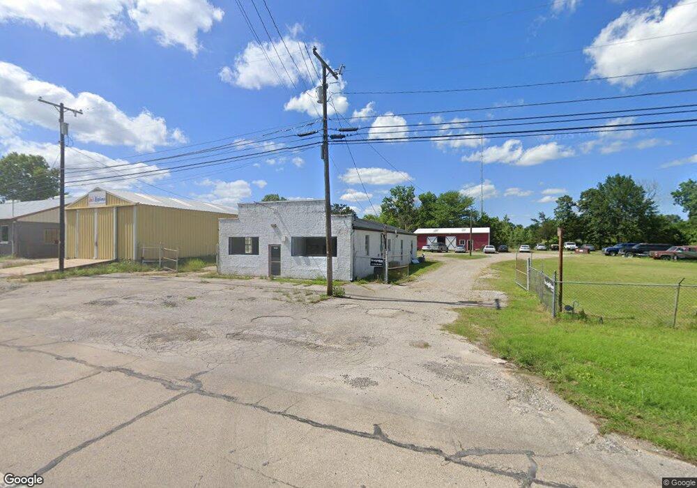 1315 E Sam Rayburn Dr, Bonham, TX 75418 - photo 1