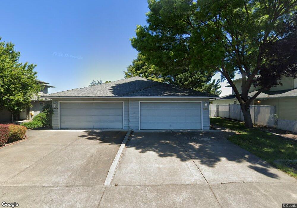 1004 Glengrove Ave, Central Point, OR 97502 - photo 1