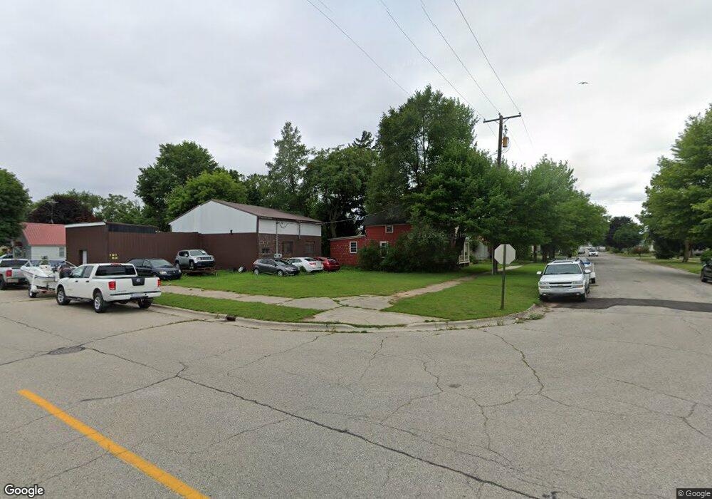 713 8th Ave, Menominee, MI 49858 - photo 1