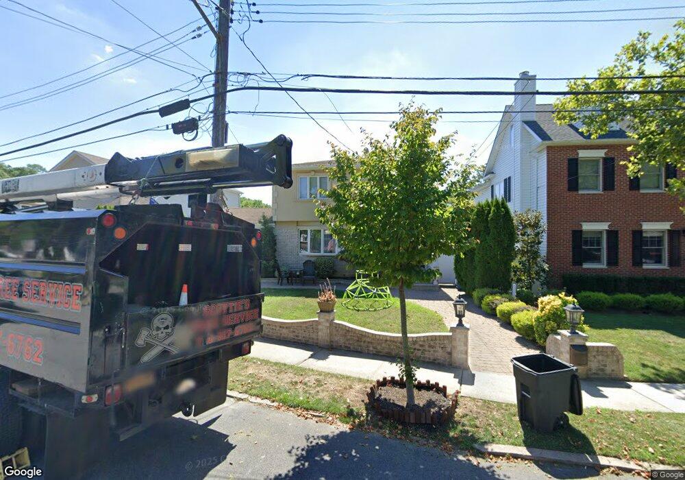 140 Wolverine St, Staten Island, NY 10306 - photo 1